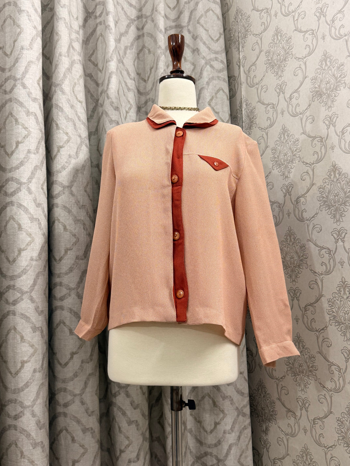 Casual Long-Sleeve Button-Down Top with Lapel Collar