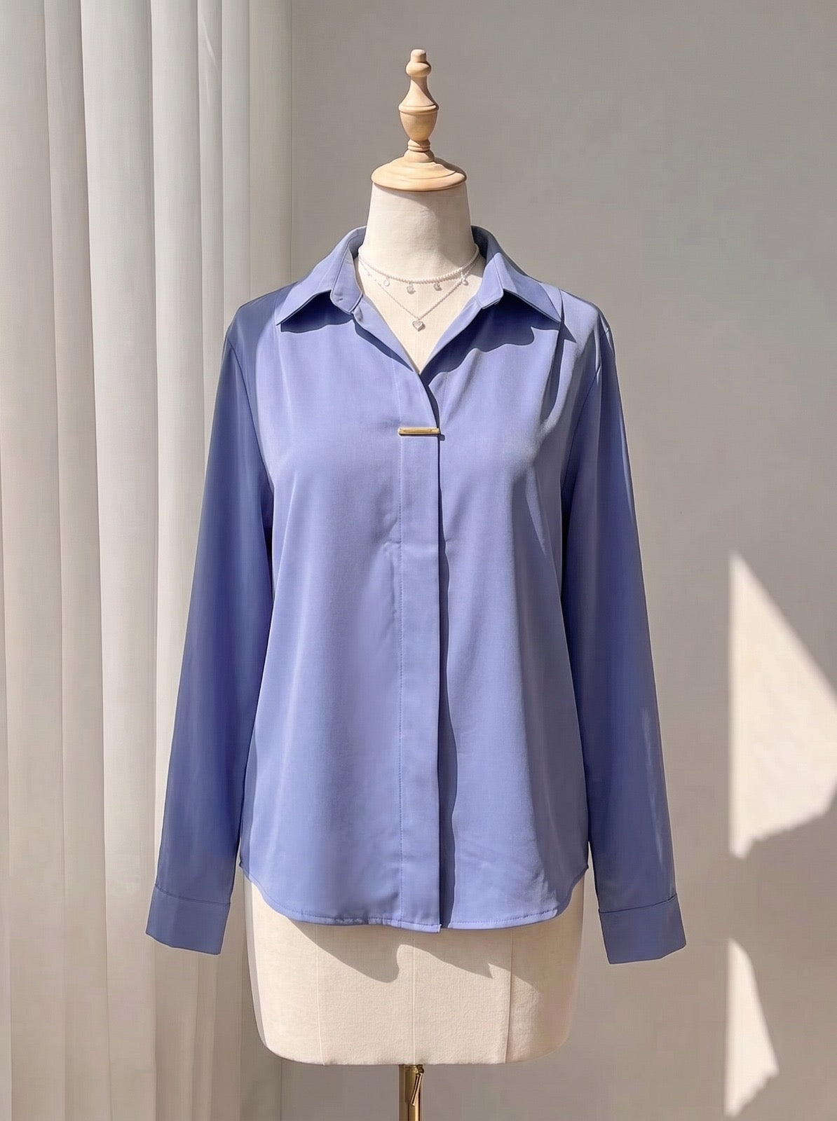 Long-Sleeve Workwear Shirt in Pastel Blue