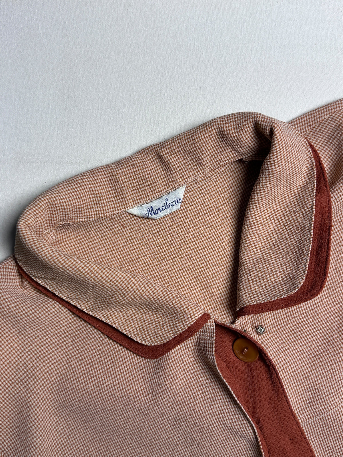 Casual Long-Sleeve Button-Down Top with Lapel Collar