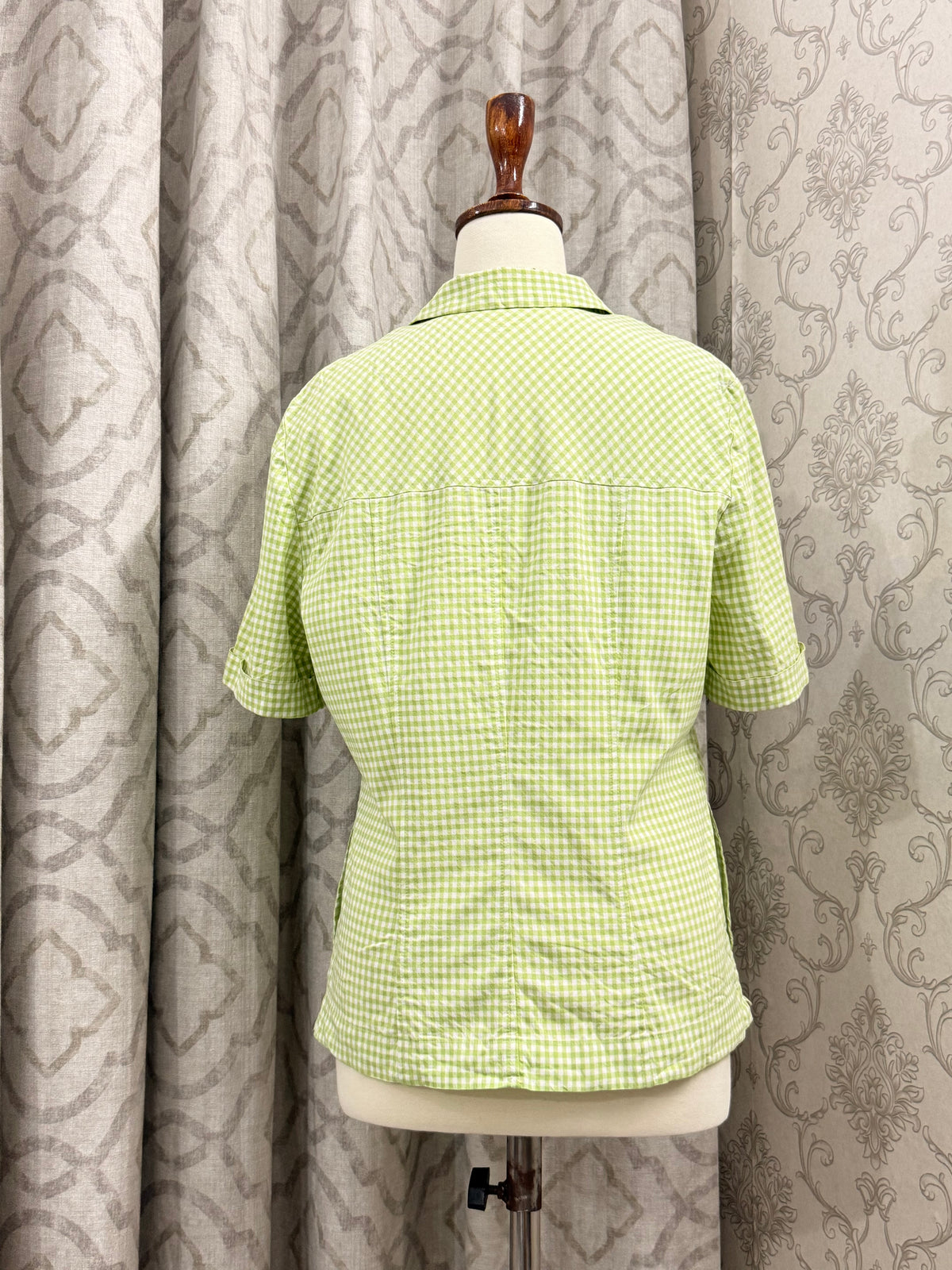 Casual Plaid Top with Short Sleeves and Collar