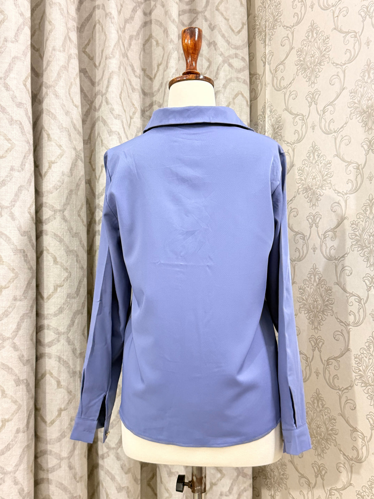 Long-Sleeve Workwear Shirt in Pastel Blue