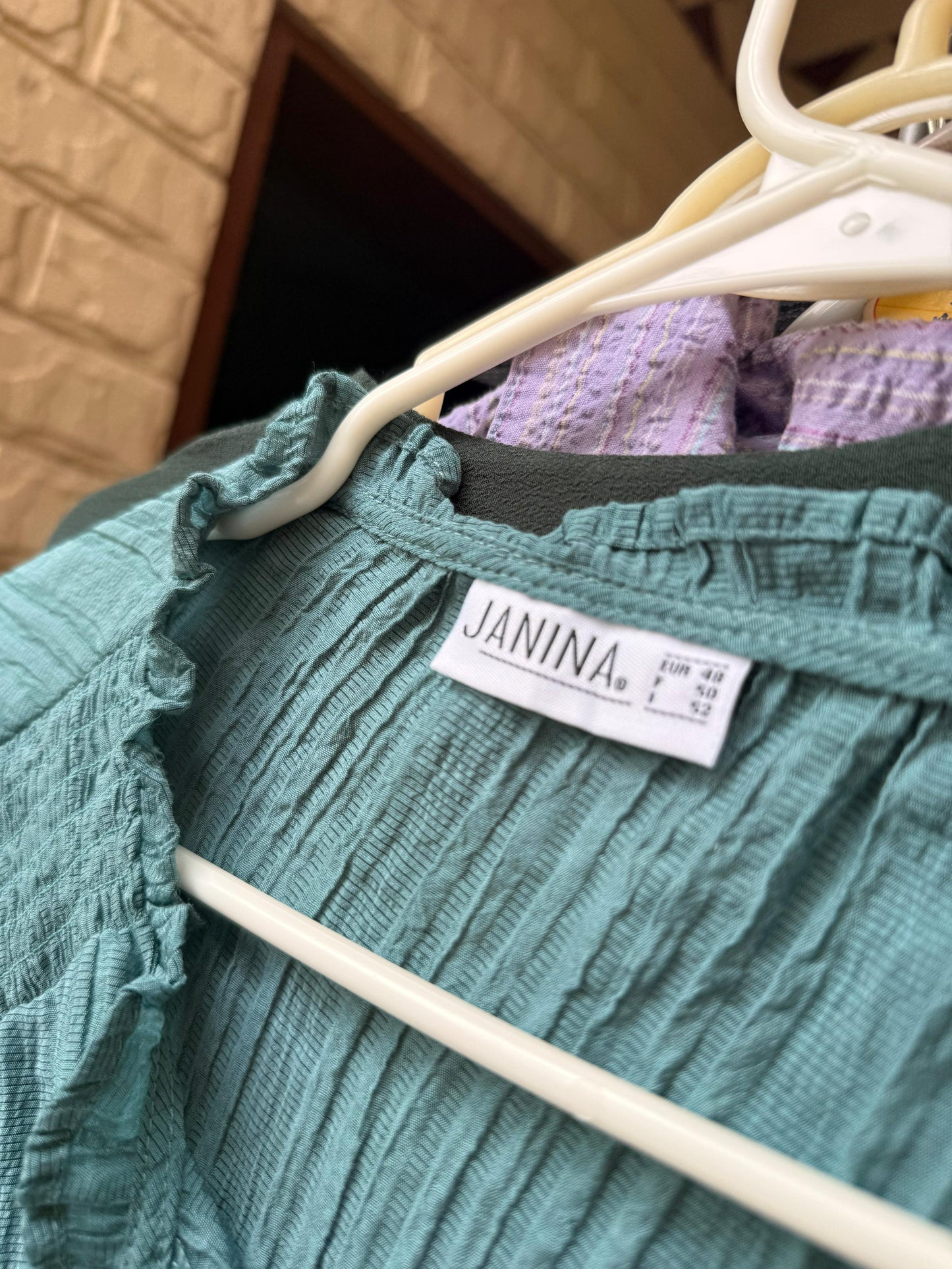 Brand: JANINA