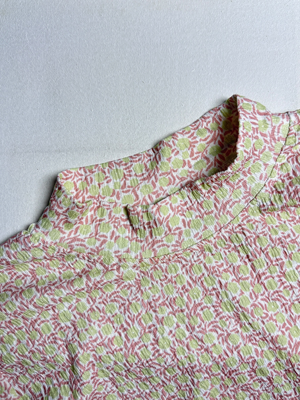 Vintage Floral Mock Neck Blouse – Loose Fit Long Sleeve Tunic
