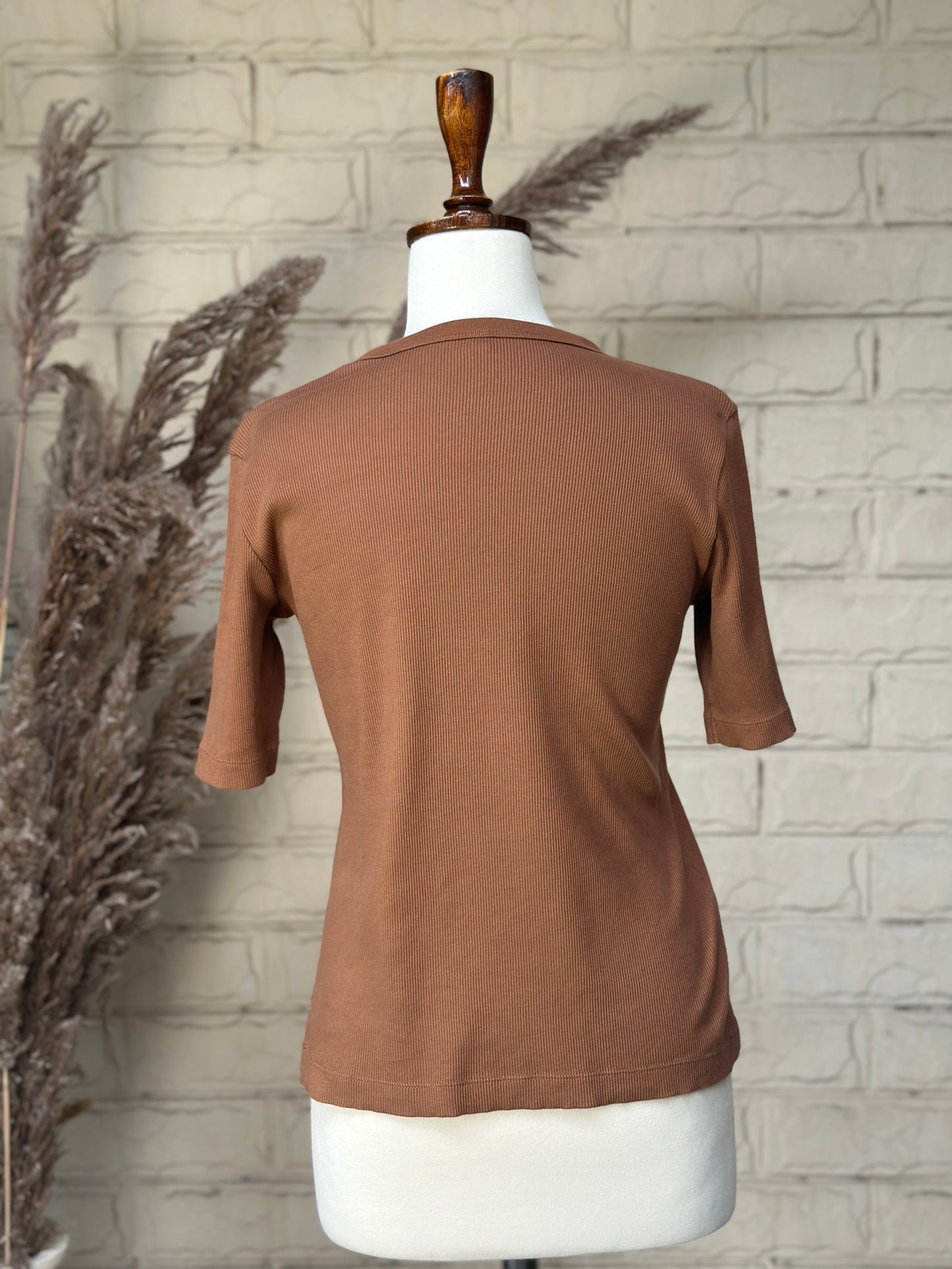 Chestnut Brown Ribbed Half-Sleeve Crewneck Top