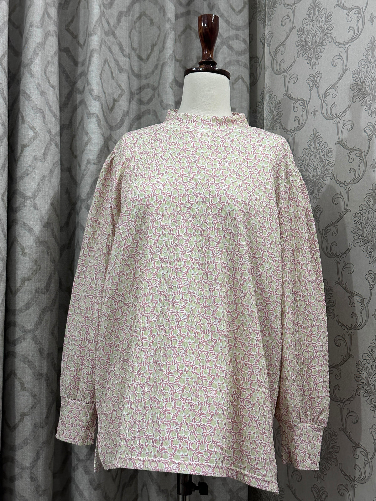 Vintage Floral Mock Neck Blouse – Loose Fit Long Sleeve Tunic