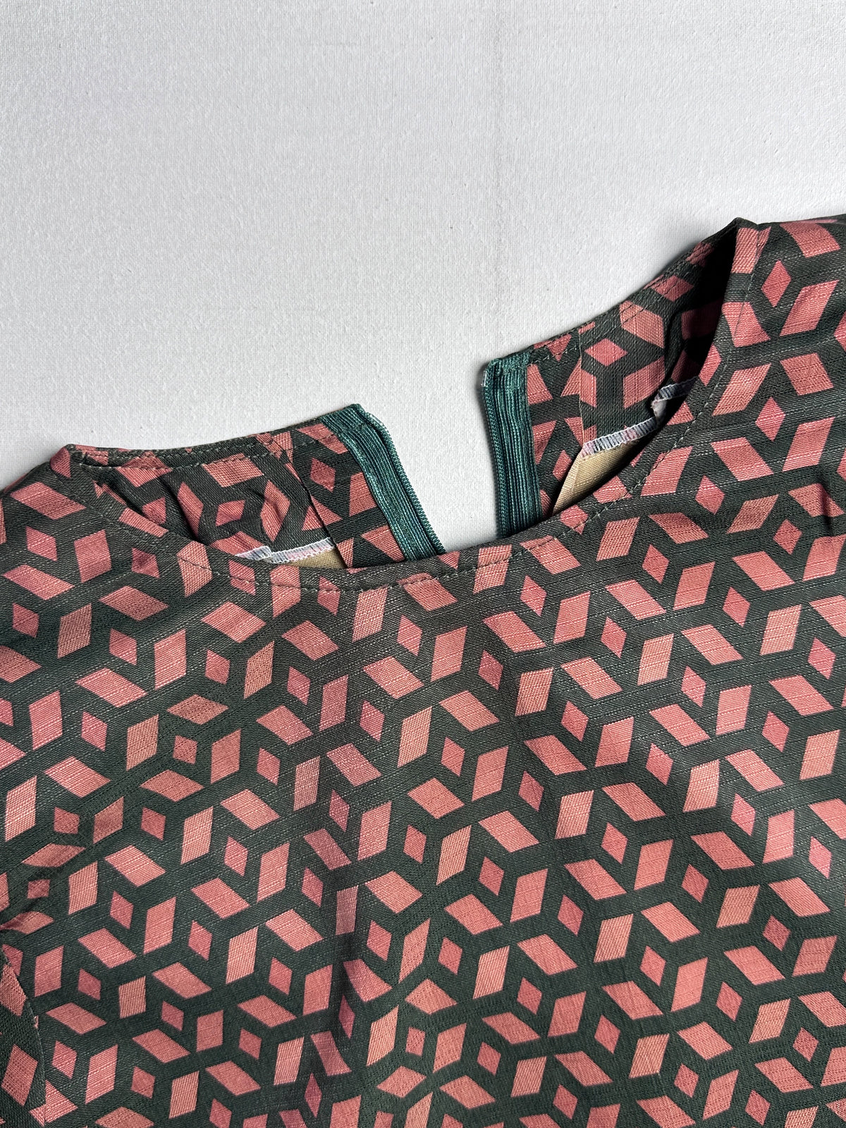 Geometric Geometric Print Long Sleeve Top – Pink & Charcoal Crewneck Tunic Blouse