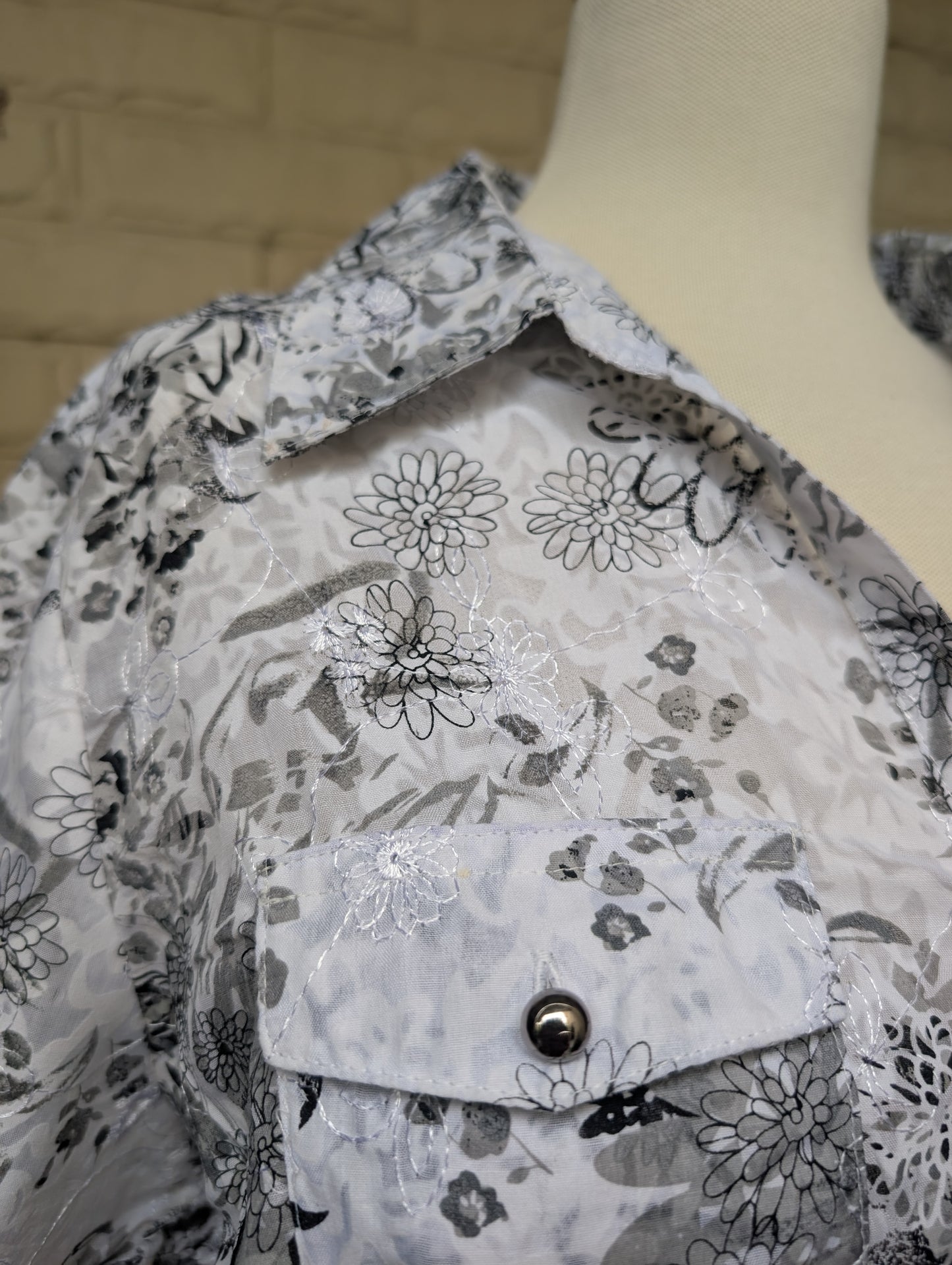 Line Art Botanical Short-Sleeve Button-Down