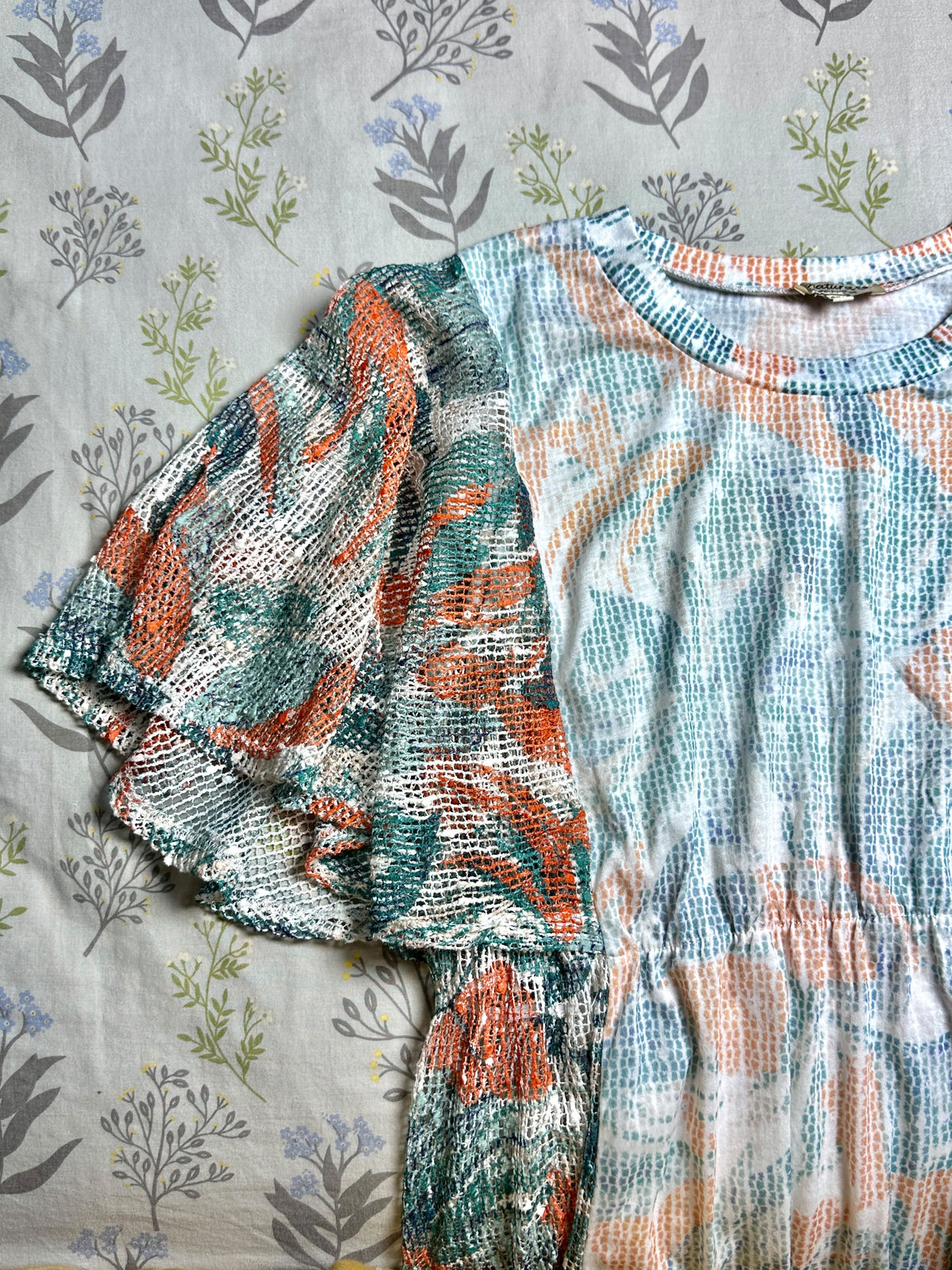 Abstract Printed Mesh Blouse – Cinched Waist Wide 3/4 Sleeve Top