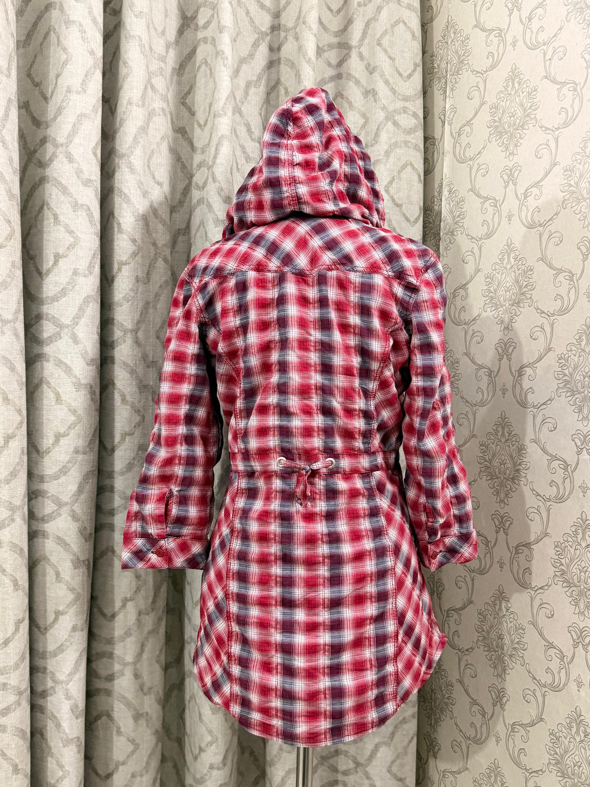 Red Plaid Hooded Shirt – Drawstring V-Neck Button-Down Longline