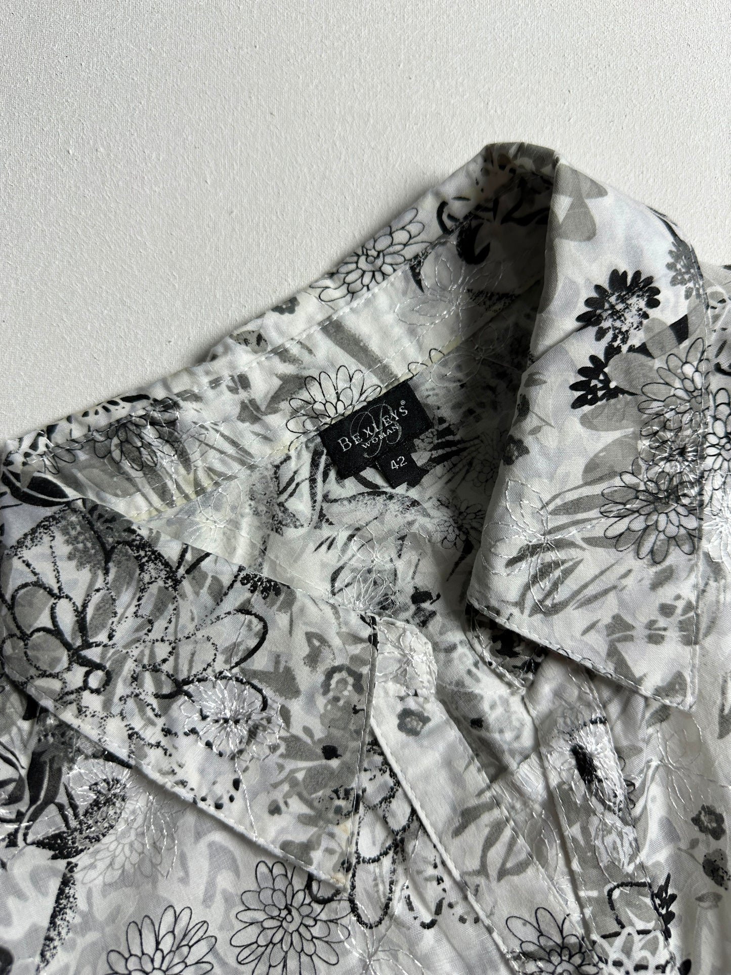 Line Art Botanical Short-Sleeve Button-Down