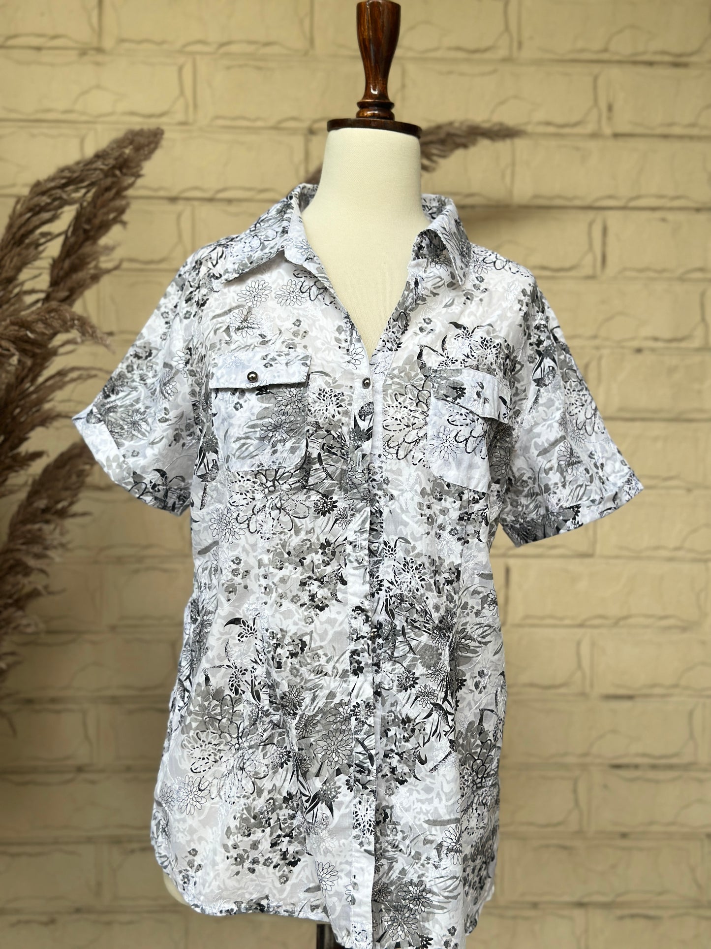 Line Art Botanical Short-Sleeve Button-Down