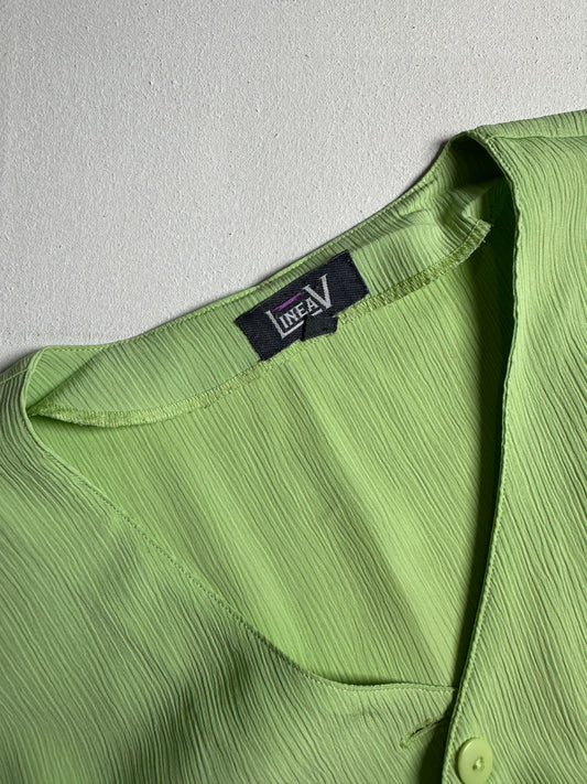 Ribbed V-Neck Short Sleeve Button-Down Top in Parrot Green