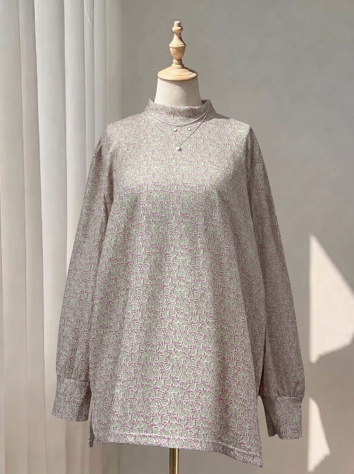 Vintage Floral Mock Neck Blouse – Loose Fit Long Sleeve Tunic