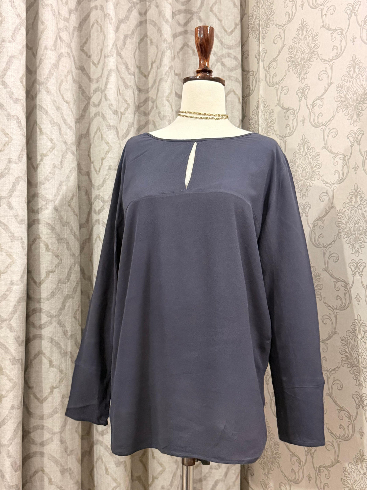 Charcoal Grey Keyhole Front Blouse – Loose Fit Long Sleeve Tunic Top