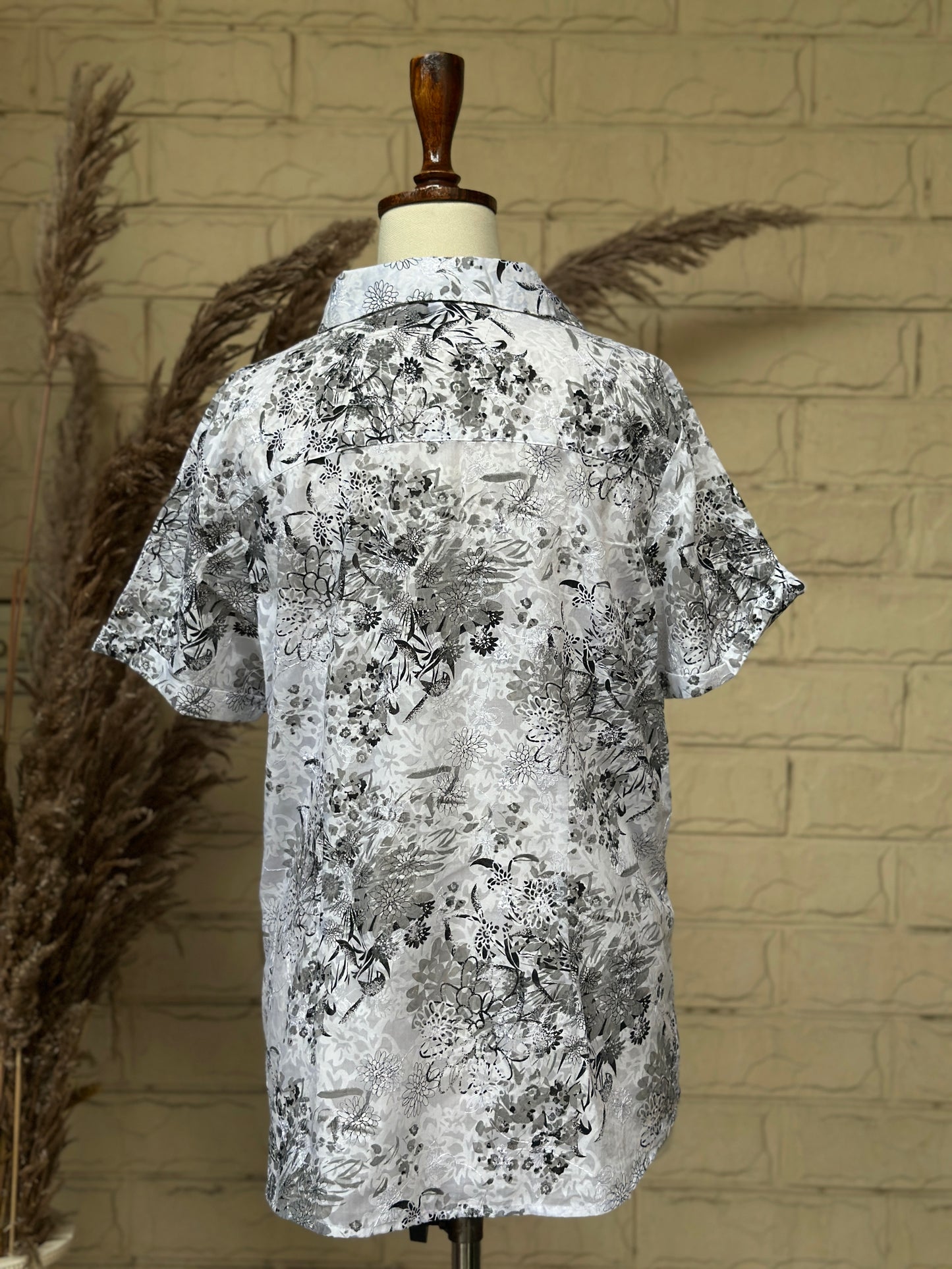 Line Art Botanical Short-Sleeve Button-Down