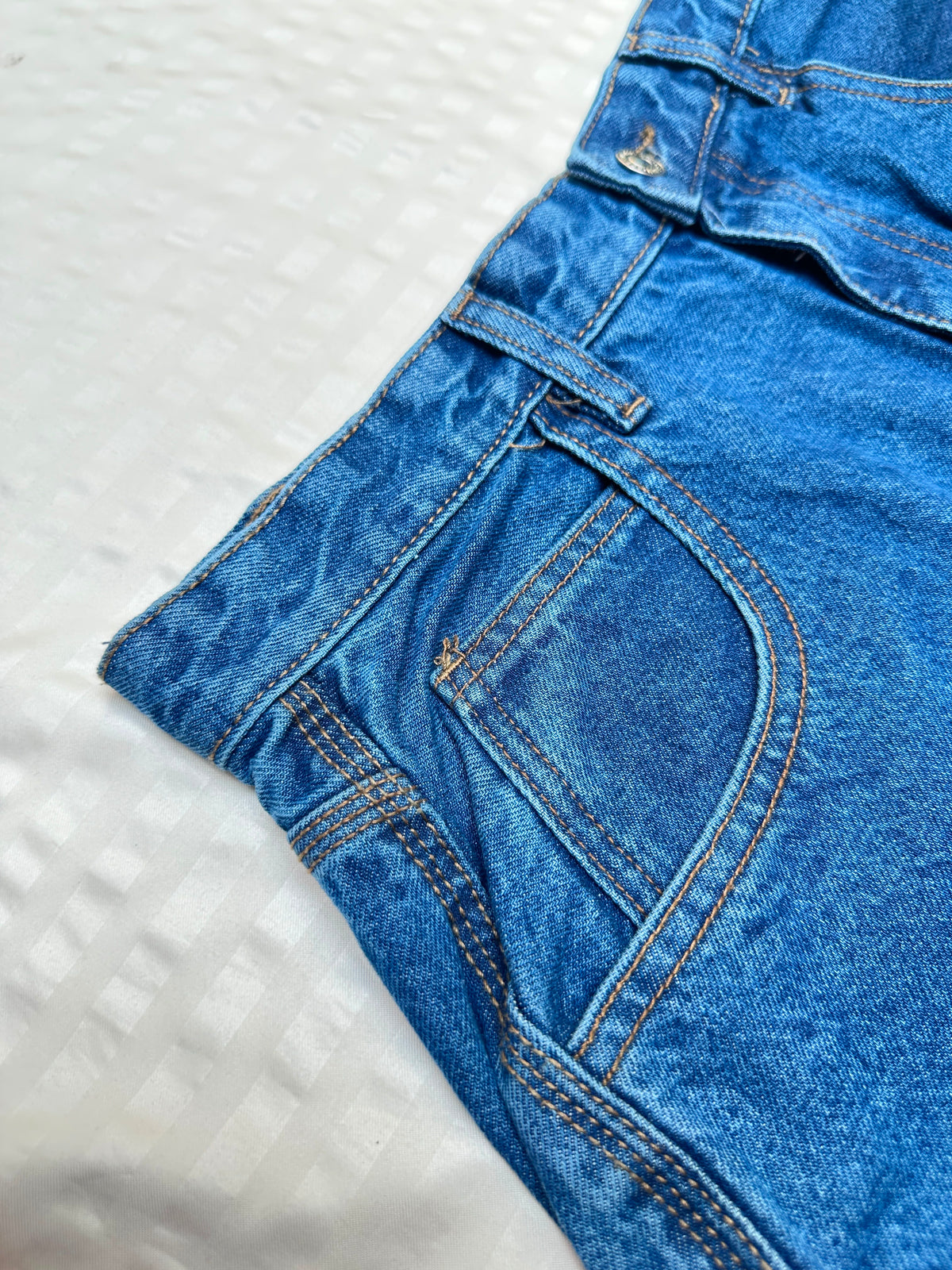 Vintage Style High-Waisted Balloon Fit Jeans