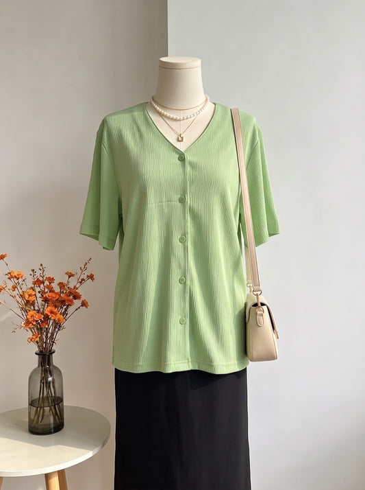 Ribbed V-Neck Short Sleeve Button-Down Top in Parrot Green